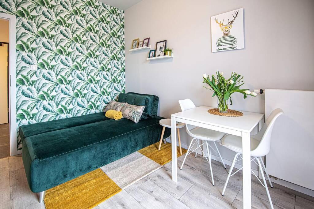 Apartament With Garden Bezplatny Parking !!! Krakow Bagian luar foto