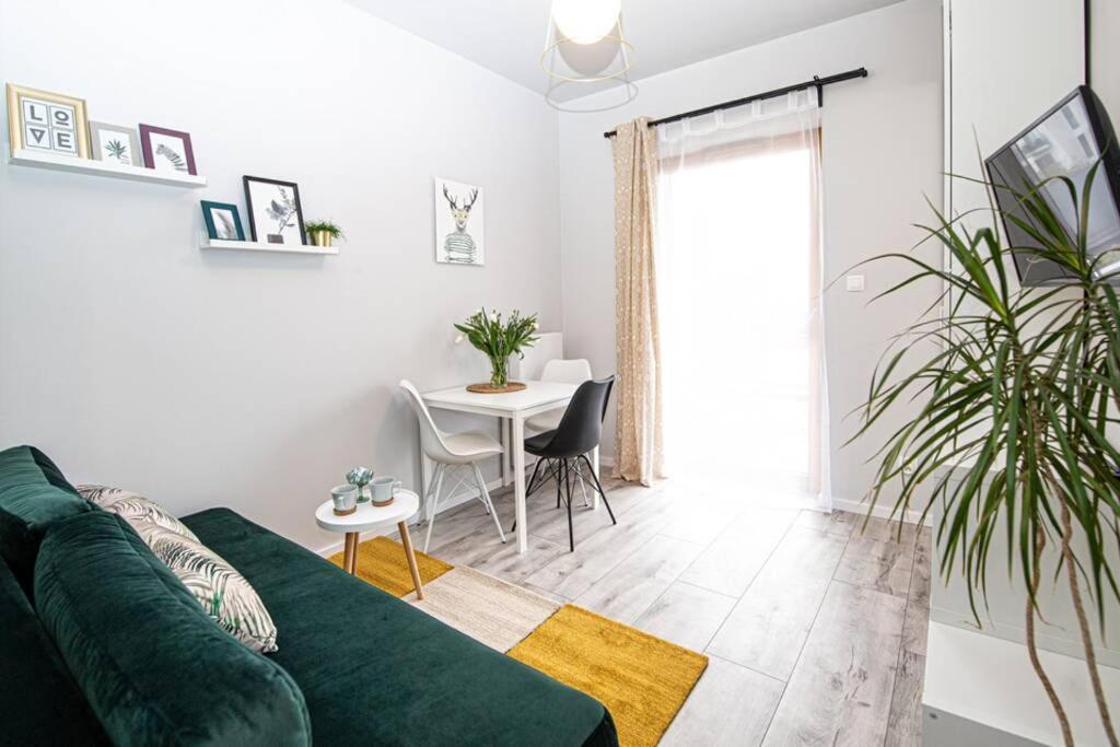 Apartament With Garden Bezplatny Parking !!! Krakow Bagian luar foto