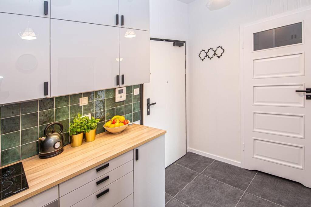 Apartament With Garden Bezplatny Parking !!! Krakow Bagian luar foto