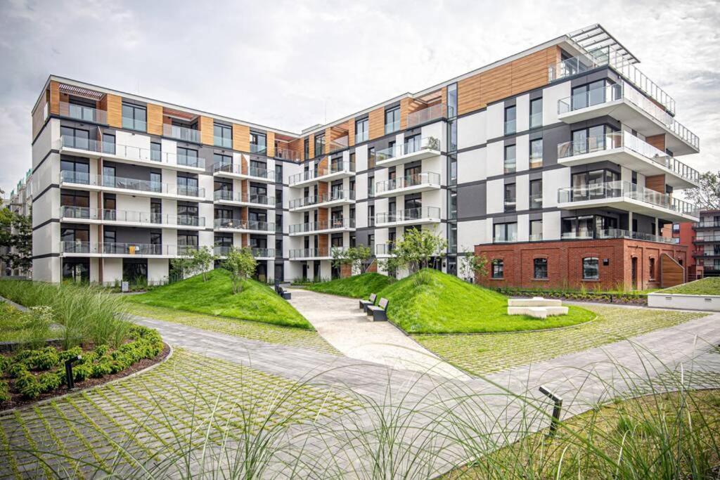 Apartament With Garden Bezplatny Parking !!! Krakow Bagian luar foto