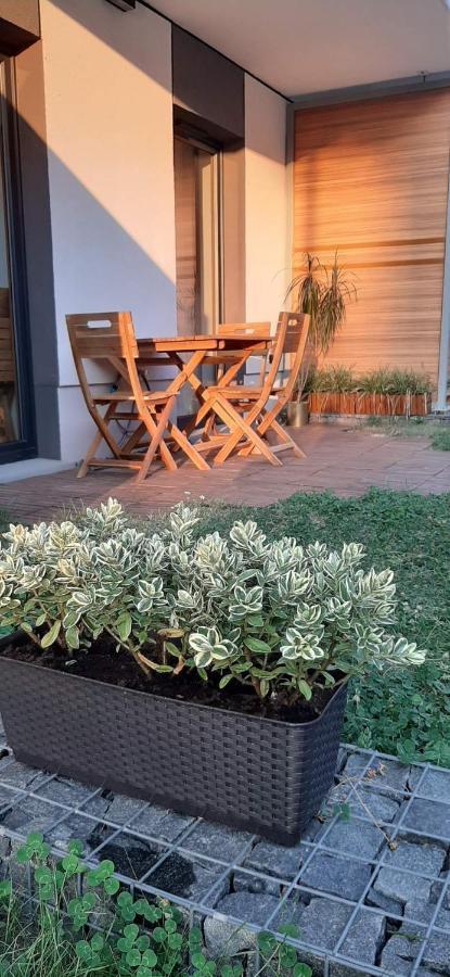 Apartament With Garden Bezplatny Parking !!! Krakow Bagian luar foto